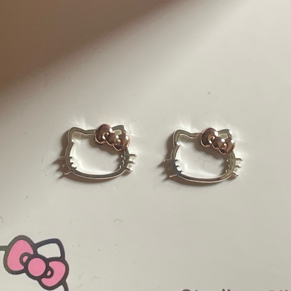 Hello kitty earrings